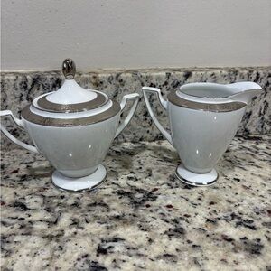 Jaeger & Co China Creamer & Sugar “Winton” Pattern Collab W/ E&R 1960’s W/ Lid